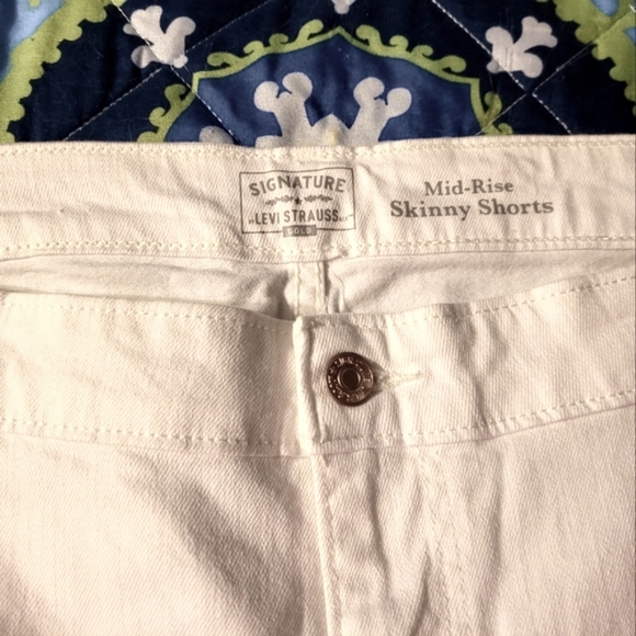 Levi's shorts mid rise gold label skinny  plus sz bermuda NWOT - Picture 7 of 10